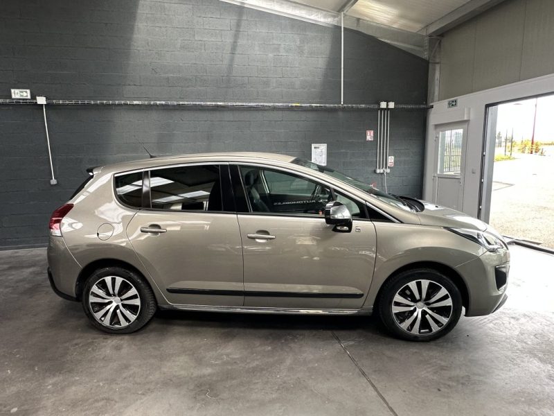 Peugeot 3008 HYBRID4 2.0 HDI 163CV BMP6 + Electric 37CV 2014 - Miniature 4